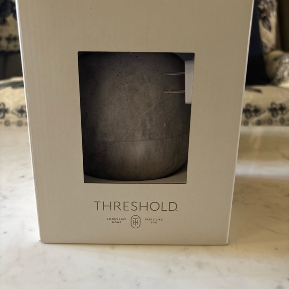 Threshold ultrasonic diffuser.
Message me on instagram.
My instagram NikDanTMC_ - Picture 5 of 6